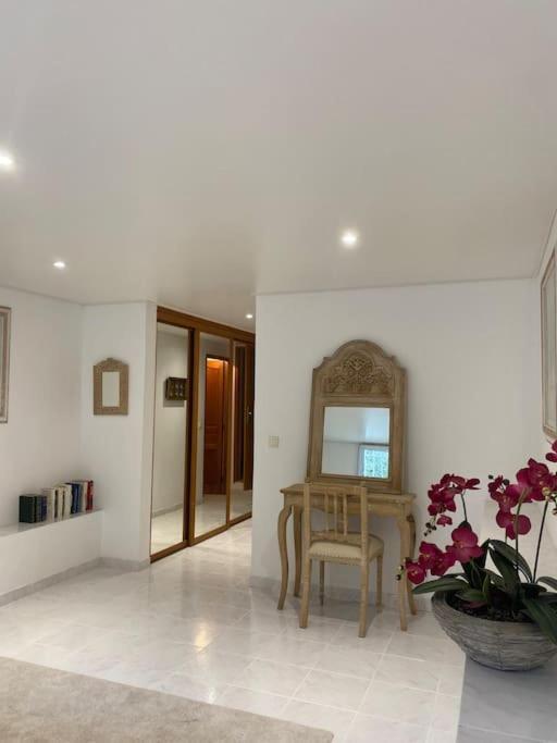 Ferienwohnung T2 Avec Jardin Et Piscine Privee Velaux Exterior foto